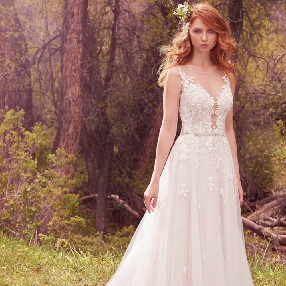 Unaltered Maggie Sottero Avery Dress Size 8